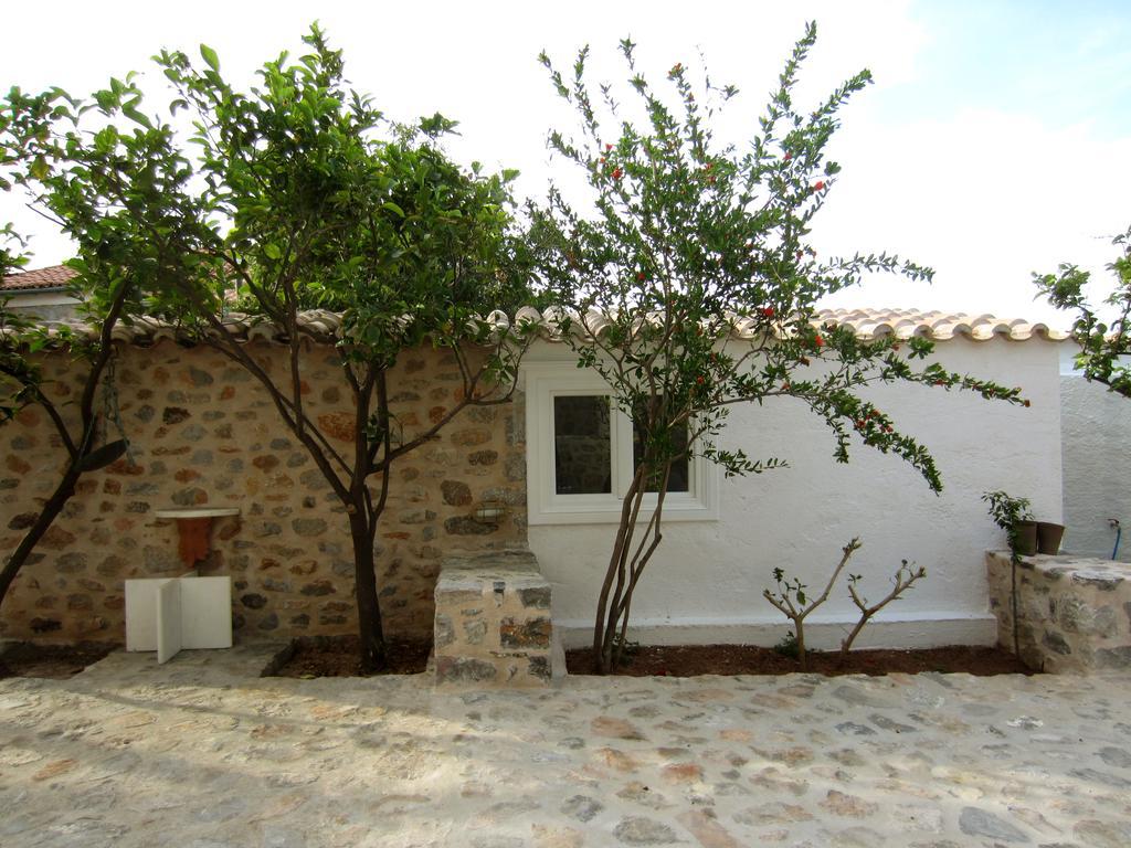 Kiki'S Houses Vlichos 이드라 외부 사진